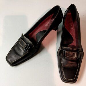AEROSOLES Black Heeled Pump Loafers with Buckle Detail Size 10